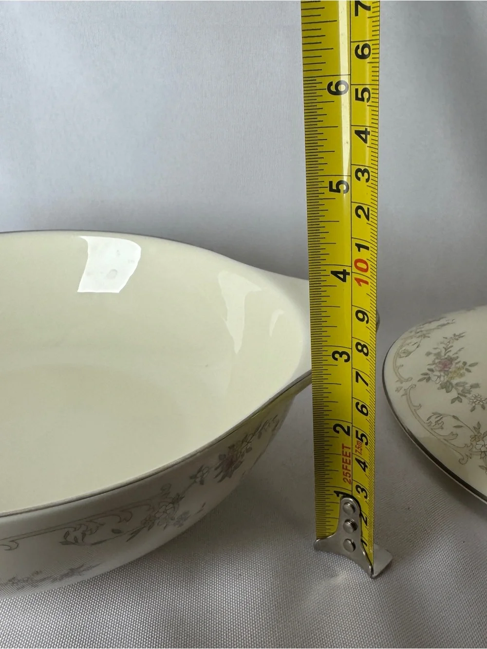 Royal Doulton Diana Covered Vegetable Serving Dish Bowl Romance Collection Notes